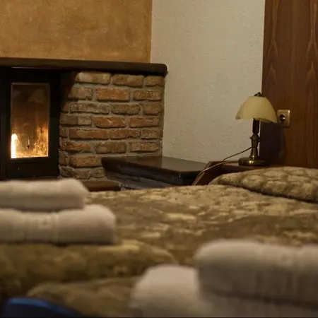 παραδοσιακό Hotel Káto Loutrákion