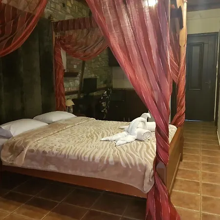 παραδοσιακο Hotel Loutraki (Pella)