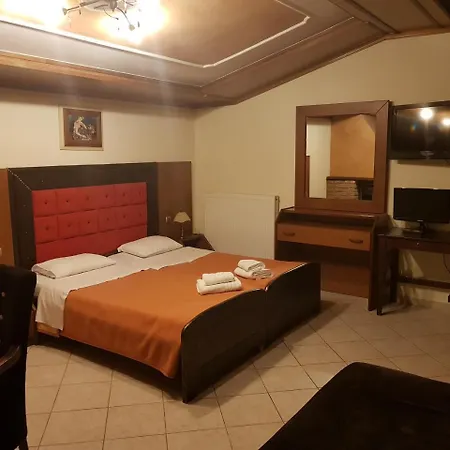 παραδοσιακο Hotel Loutraki (Pella)