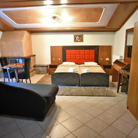 Hotel παραδοσιακο Loutraki (Pella)
