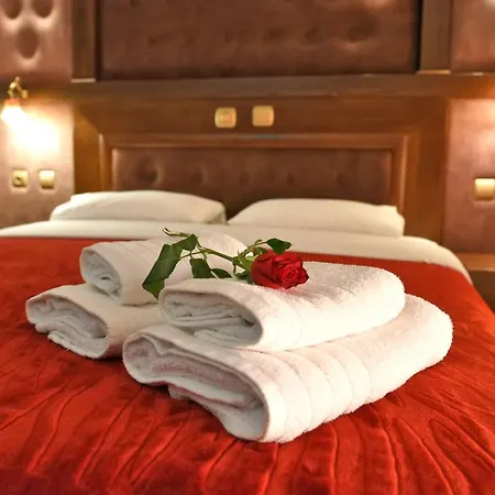 παραδοσιακο Hotel Loutraki (Pella)