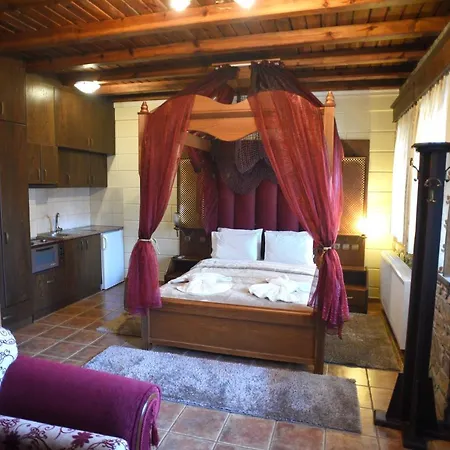 παραδοσιακο 3* Loutraki (Pella)